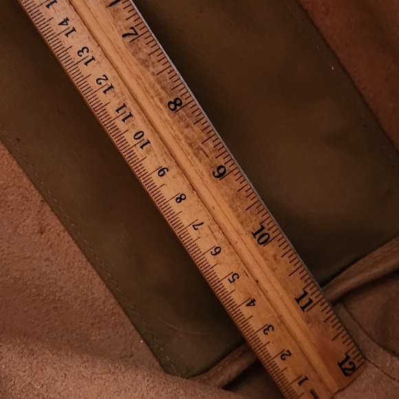 Elegant Tan Leather Tote Bag - Picture 7 of 9